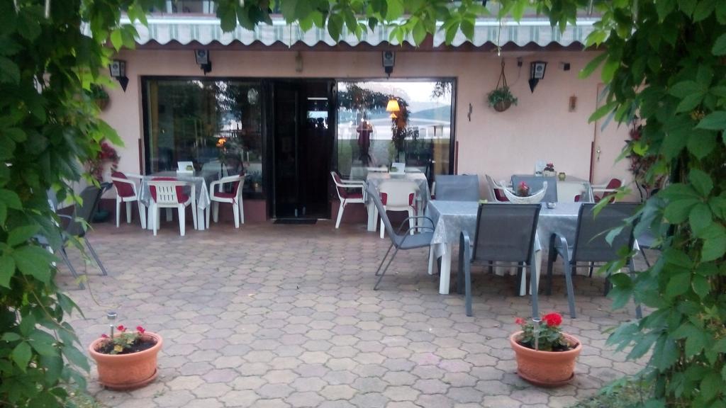 Monika Panzio Hotel Tata Exterior foto