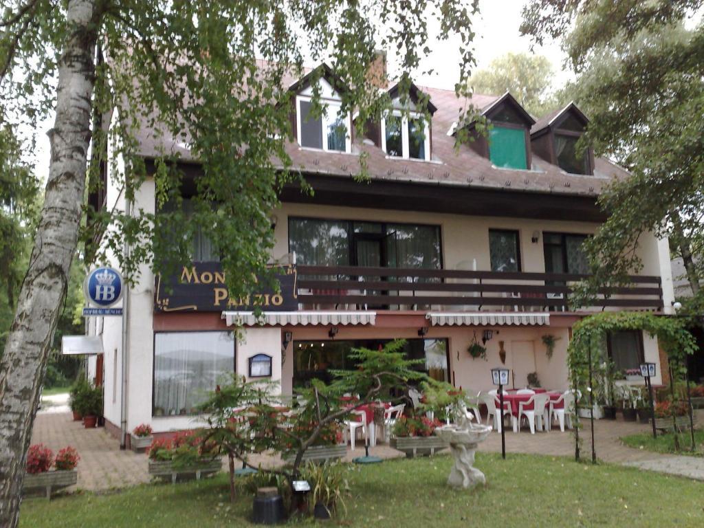 Monika Panzio Hotel Tata Exterior foto